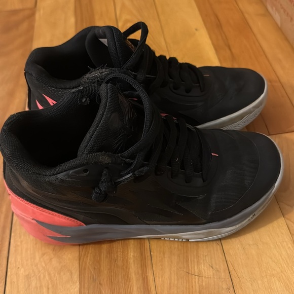 Puma Size 4 - Picture 2 of 4